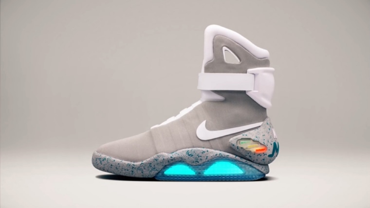 eficiencia Honestidad Giotto Dibondon Nike Raffles 'Back to the Future' Self-Tying Shoes