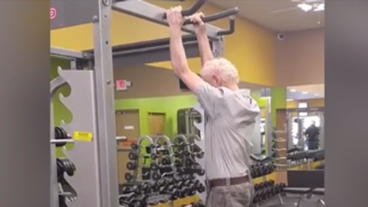90-Year-Old Bodybuilder impresses With Performance At 2023