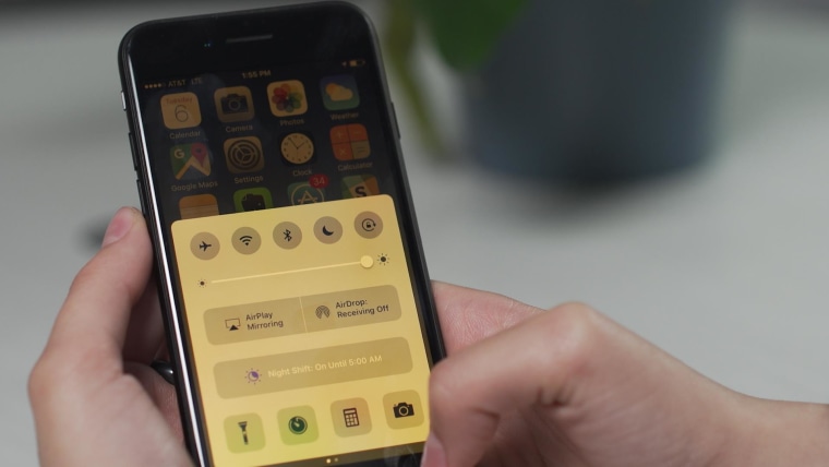 How to quickly turn on Night Shift on iOS (and reduce that gnarly blue light)