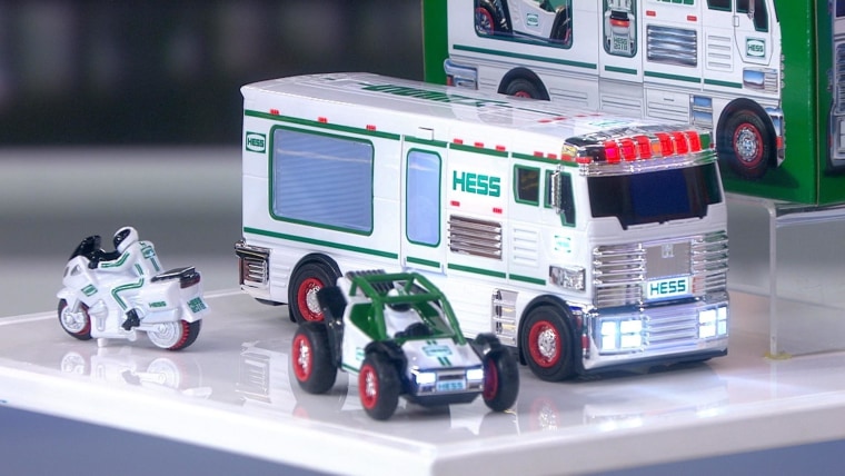 2018 Hess truck unveiled for holidays KLG and Hoda take a look