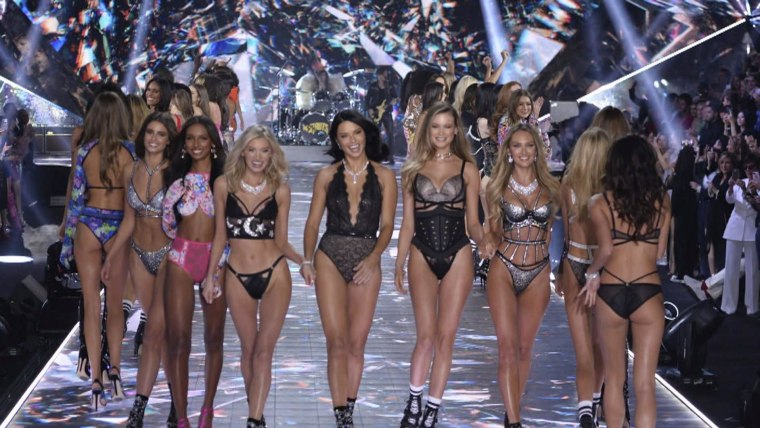 The 2019 Victoria's Secret Fashion Show Has Officially Been Canceled