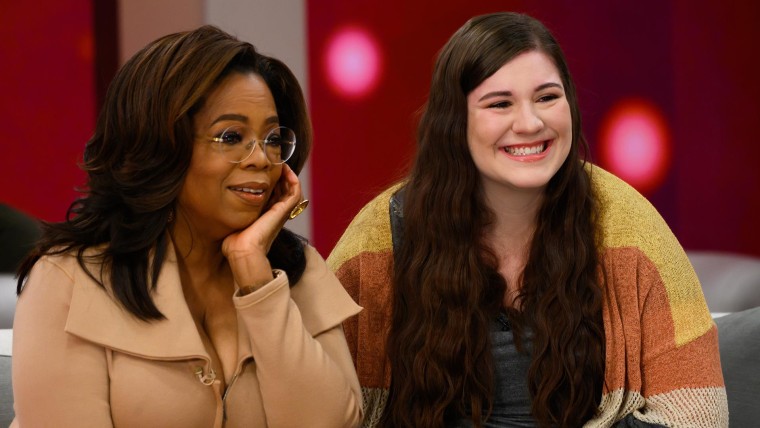  Oprah anima a las mujeres jóvenes a compartir su propio viaje de pérdida de peso