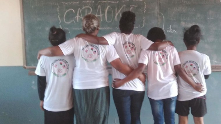 Relawan Peace Corps yang dievakuasi menghadapi ketidakpastian di rumah