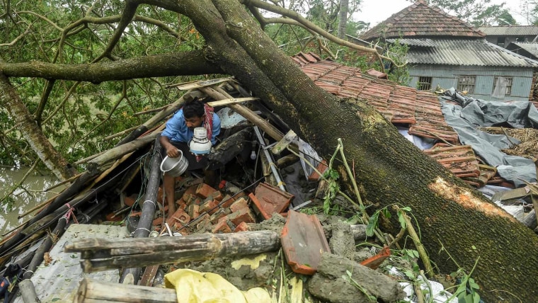 Cyclone Swamps Parts Of India, Bangladesh, Evacuations Keep Death Toll Down