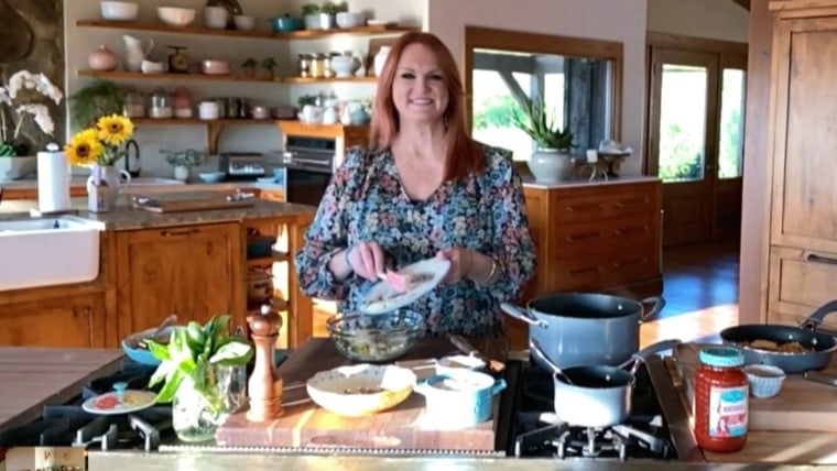 The Pioneer Woman' Ree Drummond shares recipe, talks 'pandemic pants