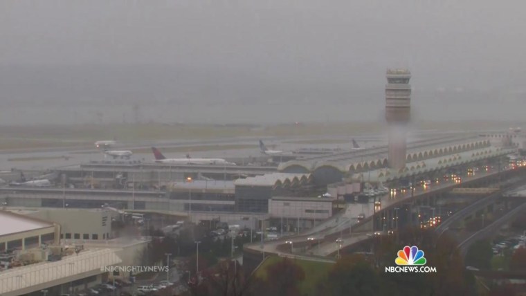 Hundreds of Holiday Flights Cancelled, Thousands Delayed