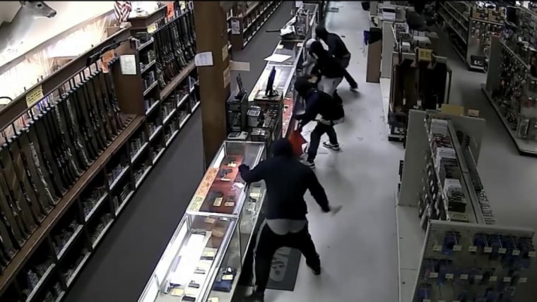 Cops Nab Suspects Who Robbed Carter S Country Guns And Ammo In Houston