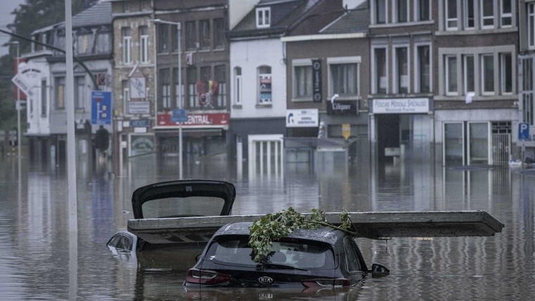 The flooding on Main Street in Hasiania