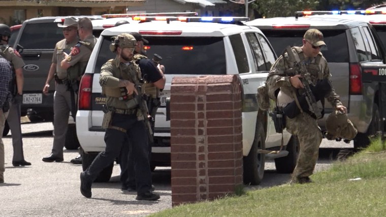 Texas Officer Killed, 4 Others Injured In Hourslong Standoff