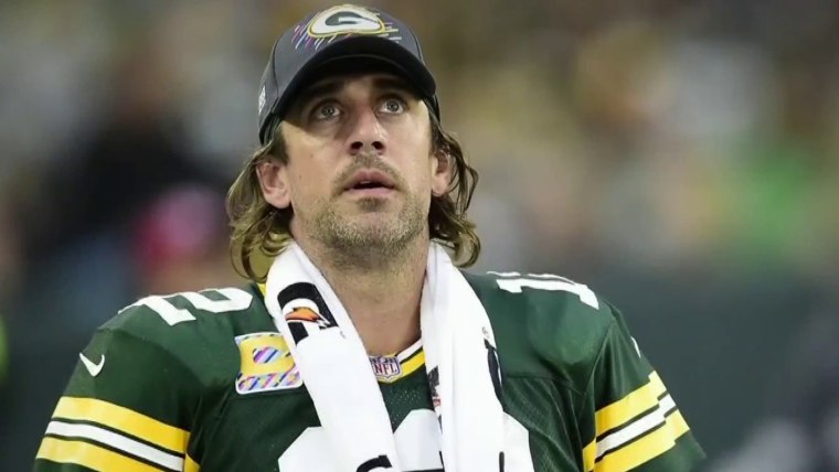 Scientists fight a new source of vaccine misinformation: Aaron Rodgers