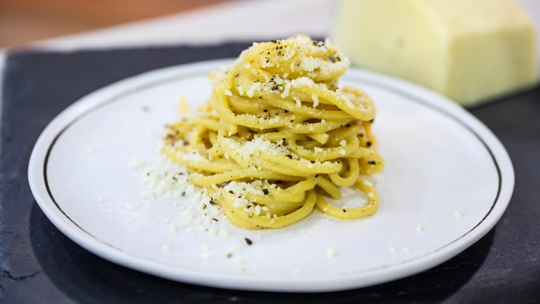 Chef Evan Funke Makes Cacio e Pepe and Rigatoni all'Amatriciana