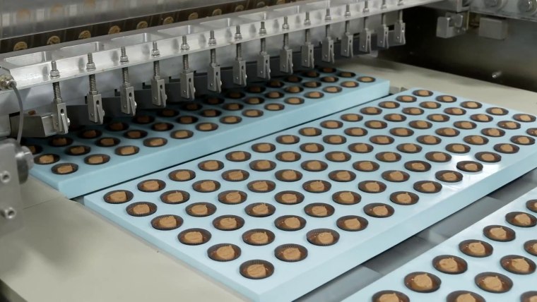 Cup Richeese Factory Take a rare look inside the Reese’s Peanut Butter Cup factory