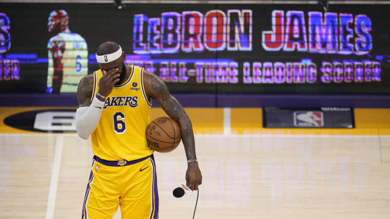Lakers news: WATCH LeBron James showcase talents in first training session,  fans go crazy, Other, Sport
