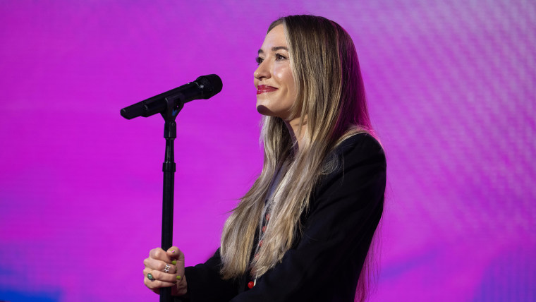 Lauren Daigle performs 'Thank God I Do' live on TODAY