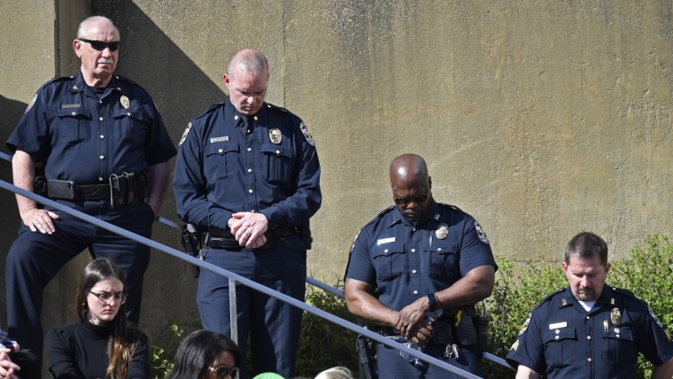 Louisville community remembers five killed in Kentucky bank shooting
