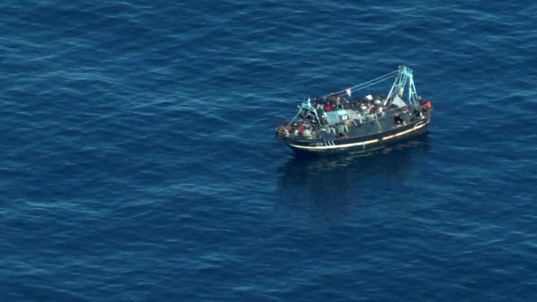 Boat with 400 migrants adrift near Malta reports say