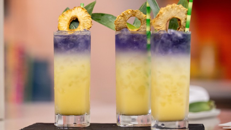 Reba McEntire shares 3 cocktail recipes from her new restaurant