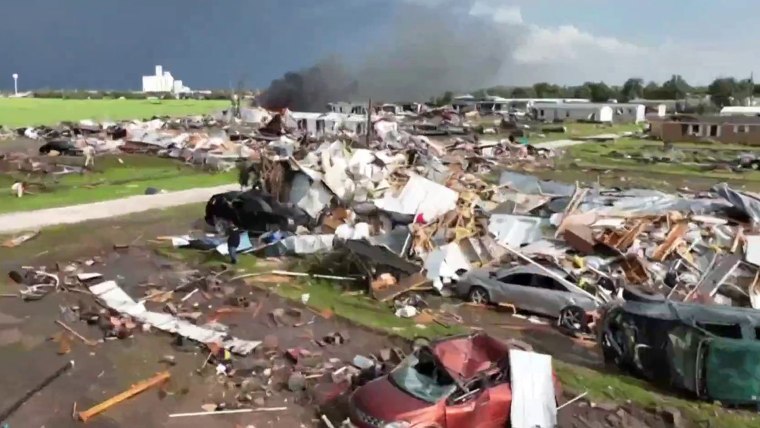 Severe storms rip through South amid record breaking heat