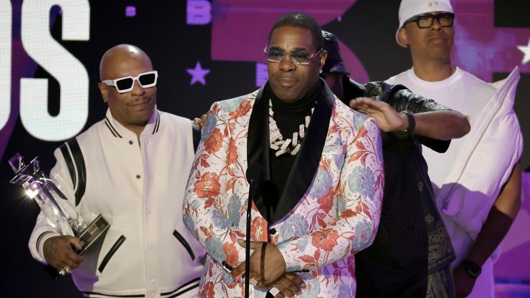 Busta Rhymes Fights Back Tears During his BET Awards Speech