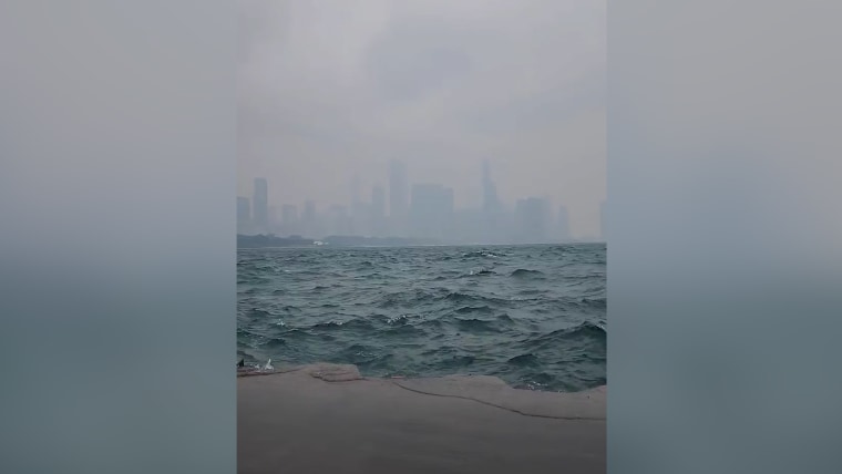 Live updates: Chicago has the world’s worst air quality as smoke from Canada wildfires blankets Midwest, air, blankets, canada, Chicago, live, Midwest, quality, smoke, updates, wildfires, worlds, Worst