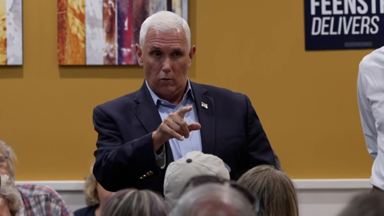 Voter in Iowa questions Mike Pence about his actions on Jan. 6 (nbcnews.com)