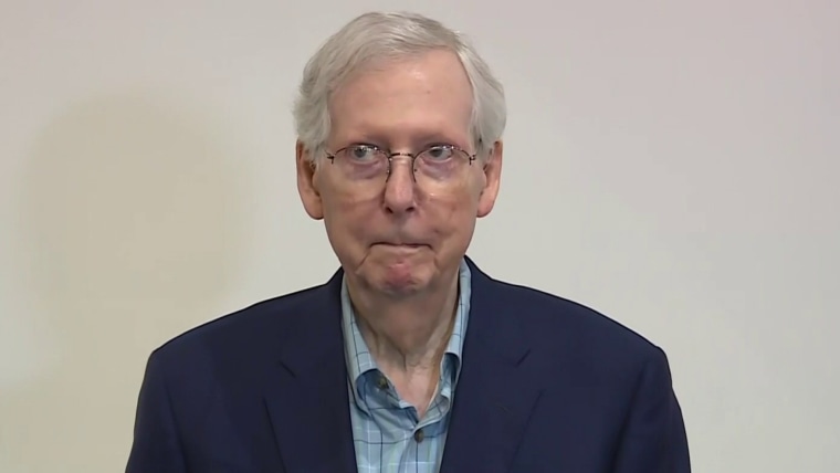 Sen. McConnell freezes up again while taking questions from reporters