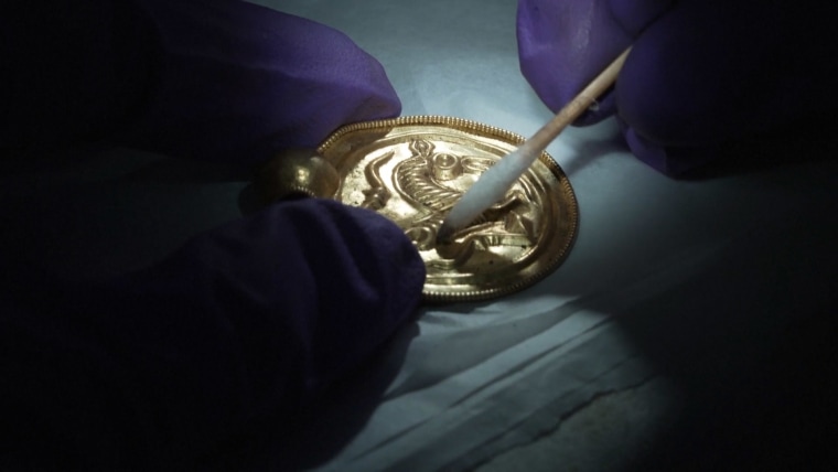 Norway man with metal detector makes gold 'find of the century