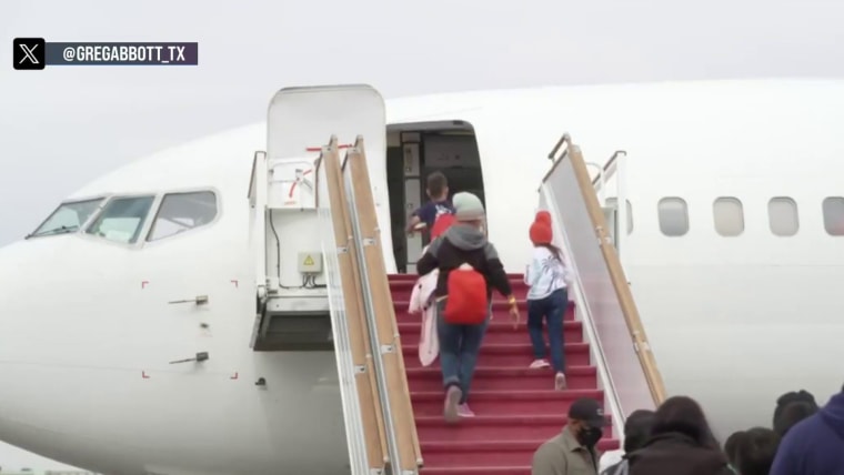 Texas governor flies migrants from border to Chicago