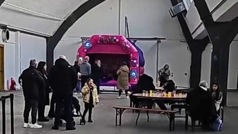 Willy Wonka-inspired experience in Scotland scammed families with