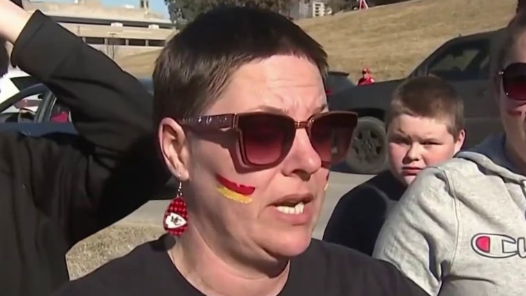 Kansas City Shooting Witness Describes Protecting Her Kids At Scene   Mosmother G920pb 