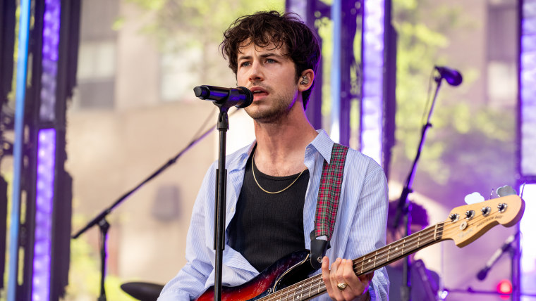 See Wallows perform ‘Your Apartment’ live on TODAY