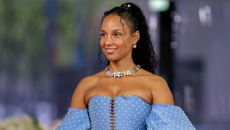 Alicia keys necklace deals