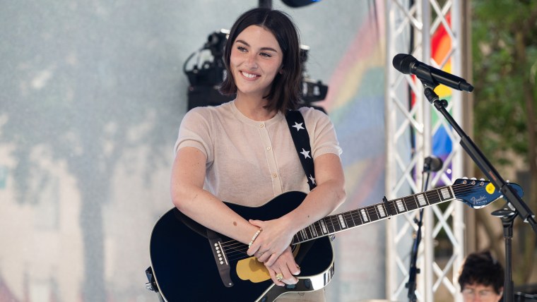 Gracie Abrams Blowing Smoke Meaning Explained More Than Just A Song - dznz1h1