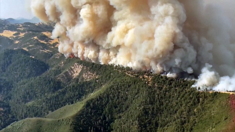 Aerial video shows large smoke plumes over California's Lake Fire