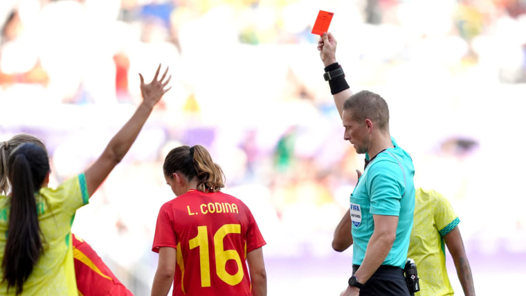 Marta receives red card in probable last match for Brazil