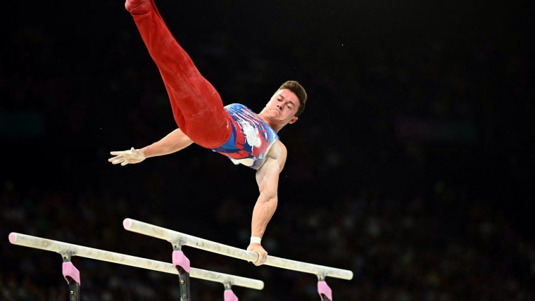 Brody Malone solid on parallel bars in qualifications
