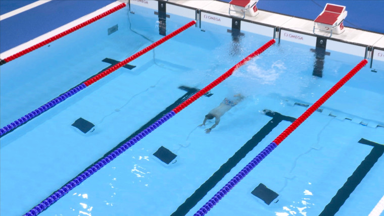 'Bob the Cap Catcher' dives to the rescue in swimming pool