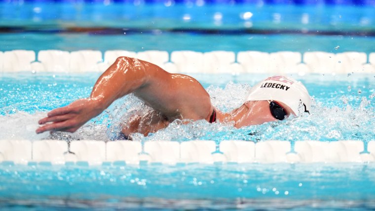 Katie Ledecky unmatched in 1500m freestyle prelims
