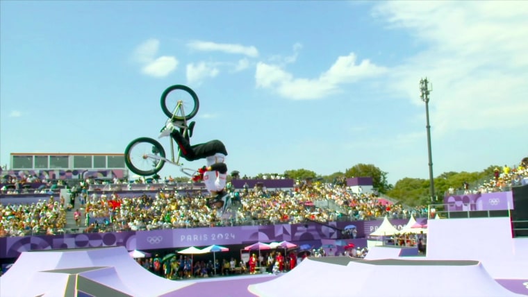 Flips, tricks, and crashes! Best moments from BMX in Paris