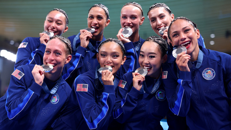 U.S. team collects first artistic swimming medals since 2004