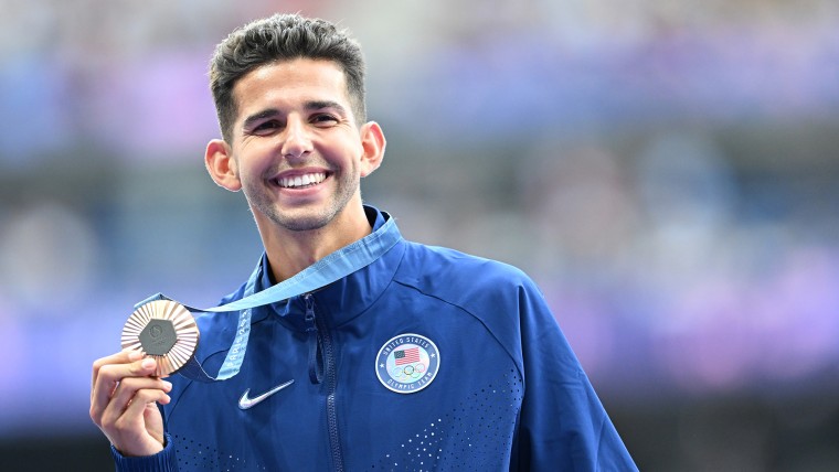 USA's Fisher nearly given silver, not bronze at 10K ceremony