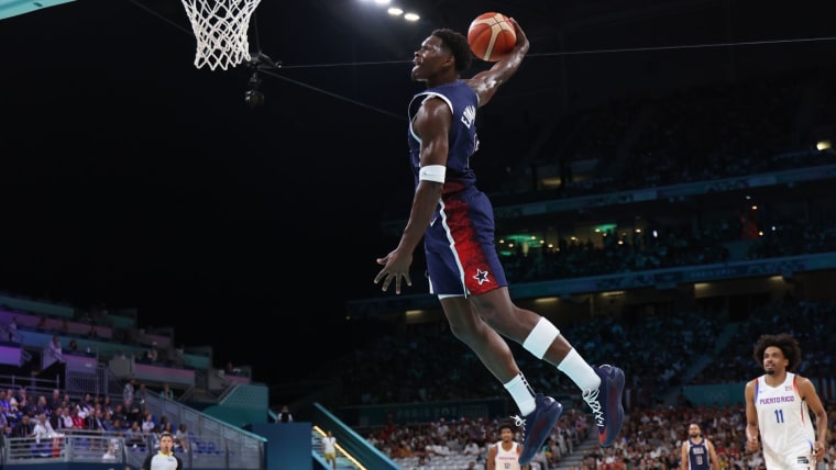 Edwards explodes as U.S. runs away from Puerto Rico