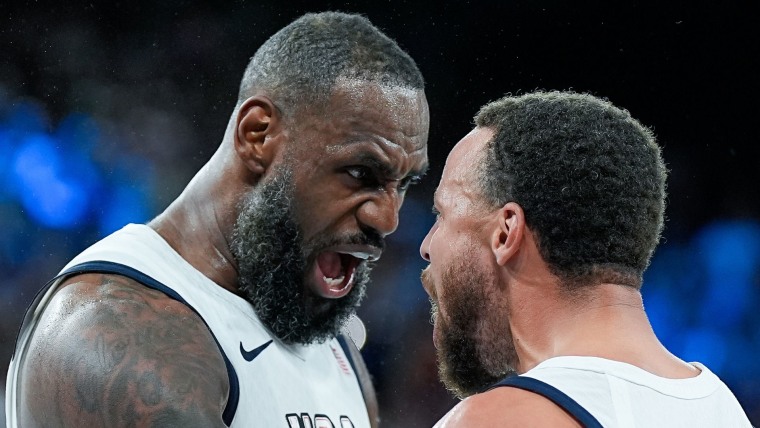 U.S. storms back late to escape upset scare vs. Serbia