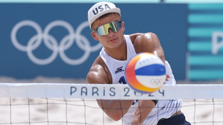 USA outlasts Brazil to reach beach volleyball Round of 16