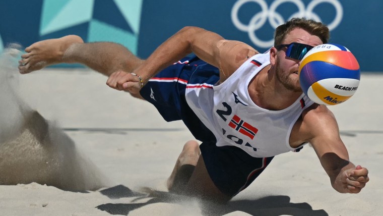 Norway dominates USA's Chase Budinger, Miles Evans