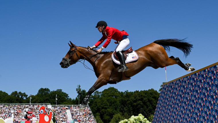 Julien Epaillard, Karl Cook top individual jumping qualifier