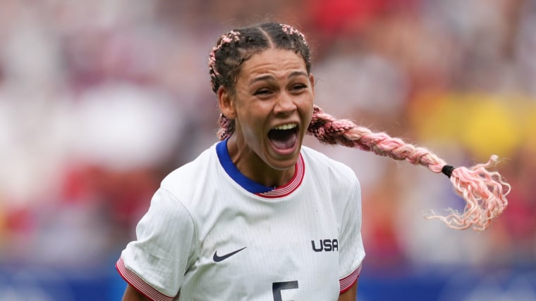 Trinity Rodman's brilliant curler gives USWNT one-goal lead