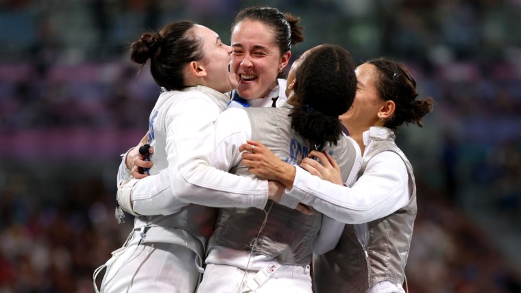 U.S. fencers secure win against Canada in women's team foil