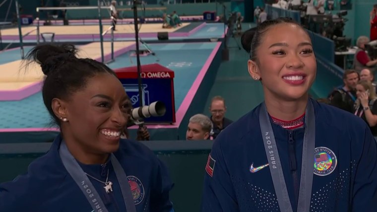 Biles, Lee celebrate all-around gymnastics medals