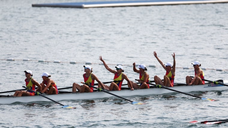 Romania women's eight crew wins gold by four seconds